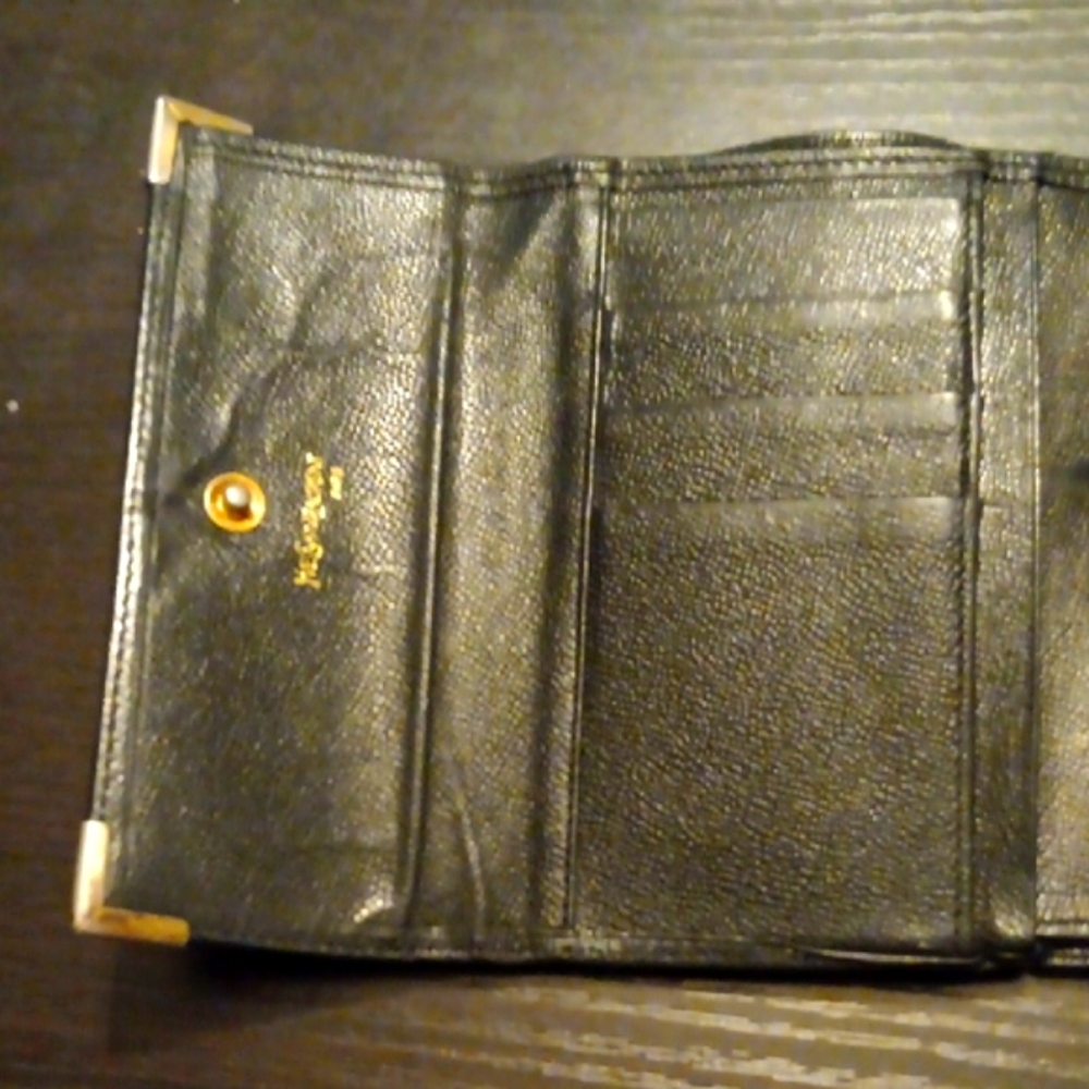 YSL Vintage Kisslock Black Textured Leather Wallet (EUC) - Picture 5 of 16